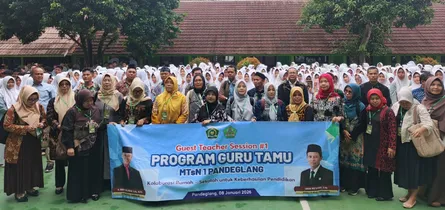 Perkuat Kolaborasi Rumah dan Madrasah, MTsN 1 Pandeglang Gelar Program Guru Tamu
